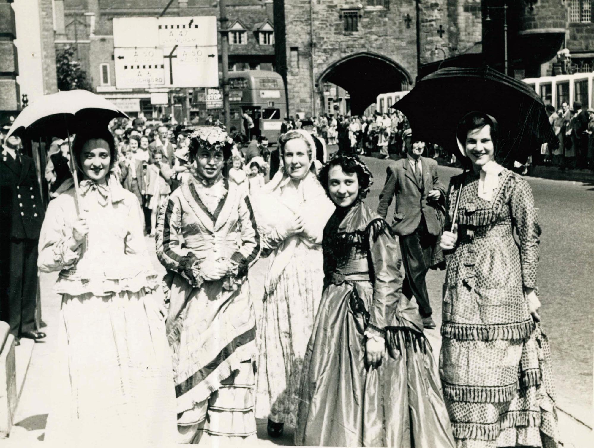People in historic dress at the opening of Newarke House in 1953. Leicestershire Record Office.